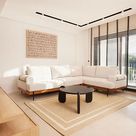 Privatunterkunft With Pool, 300 M To The In The Center Of Ilica